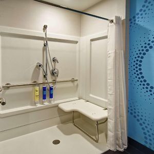 King Room Mobility accessible